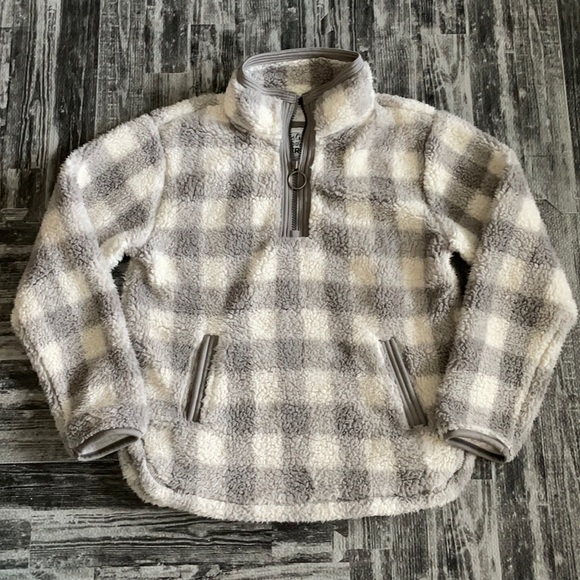 cuddly sherpa Other - Cuddly Sherpa Girls size 10/12 pull over plaid